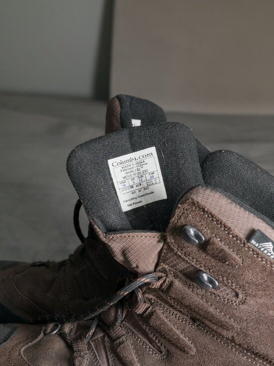 Men\'s waterproof Columbia hiking boots size 10, great condition main image 4